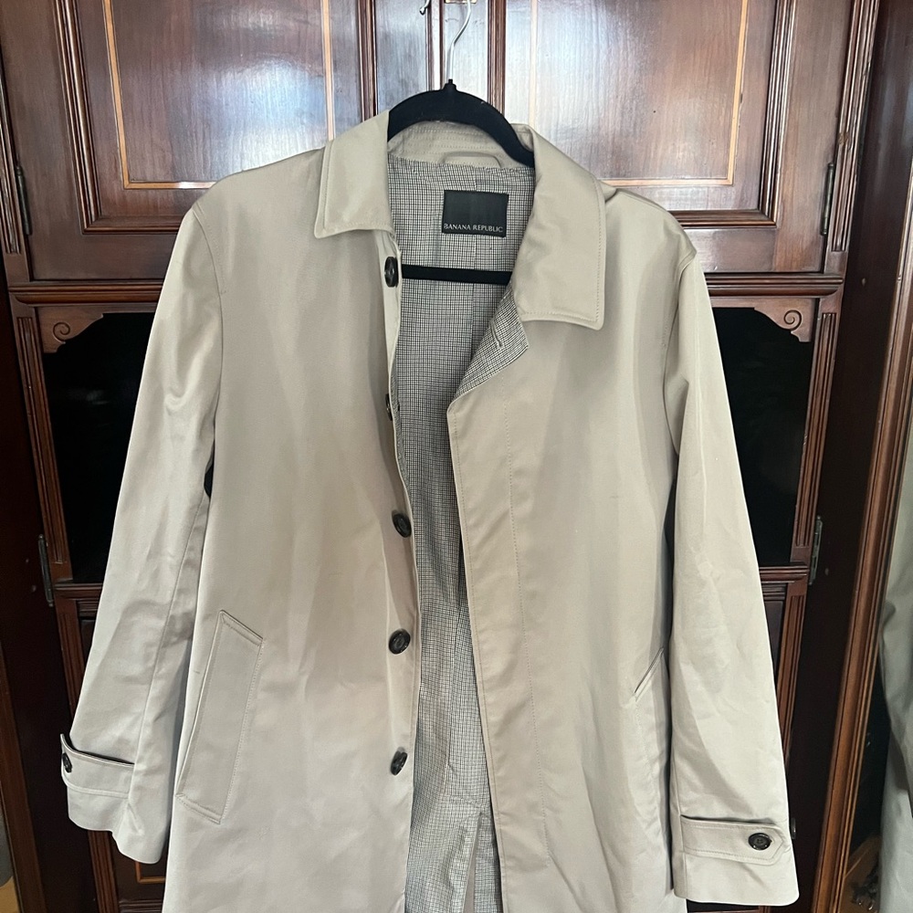 Banana Republic Light Tan Trench Coat
